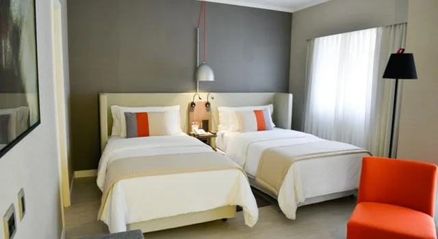غرفة فاخرة بسريرين منفصلين، Clarion Hotel Faria Lima 1/2