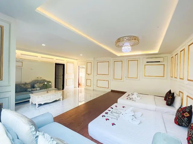 Vip, Deluxe, 3 Queen Beds، Central Corner D Angkor 1/1