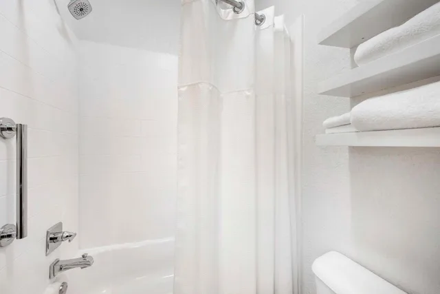 غرفة بسرير كينج بجاكوزي، Best Western Celina 9/10