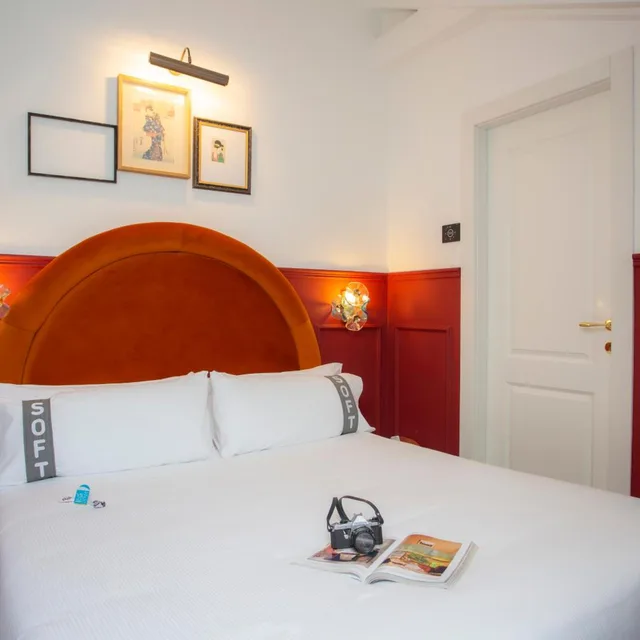غرفة بسرير مزدوج أو سريرين منفصلين، Demidoff Hotel 1/10