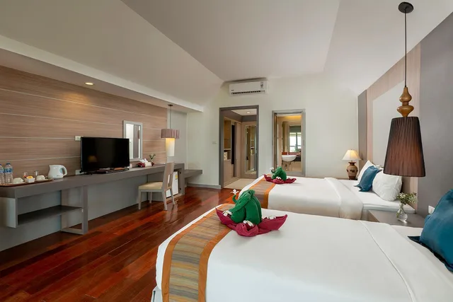 Bungalow, Beach Front، Nakara Long Beach Resort 2/5