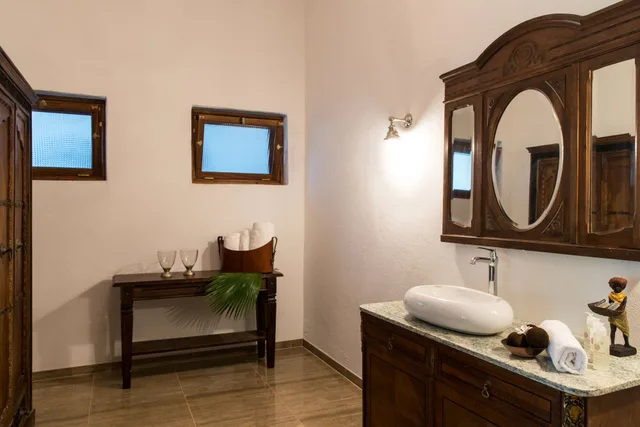 فيلا بسرير كينج، Tikitam Palms Boutique Hotel 2/2