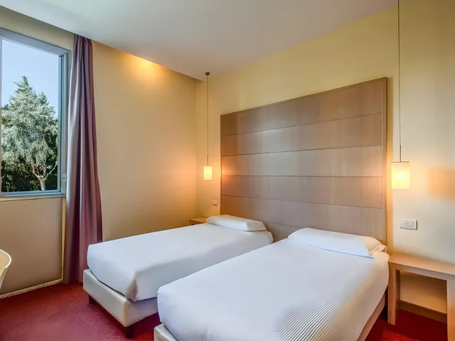 غرفة بسرير مزدوج أو سريرين منفصلين، B&B HOTEL Calenzano First 1/1