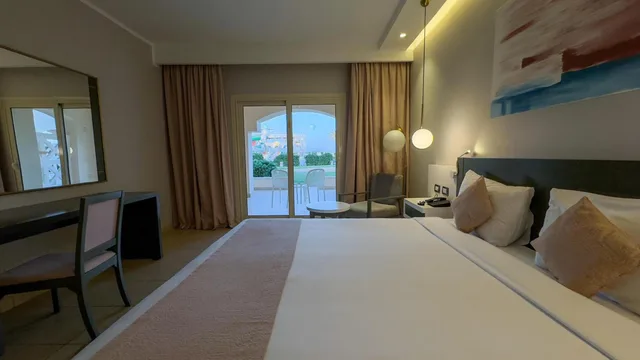 غرفة بريميوم بإطلالة على المسبح، Sataya Resort Marsa Alam 9/10