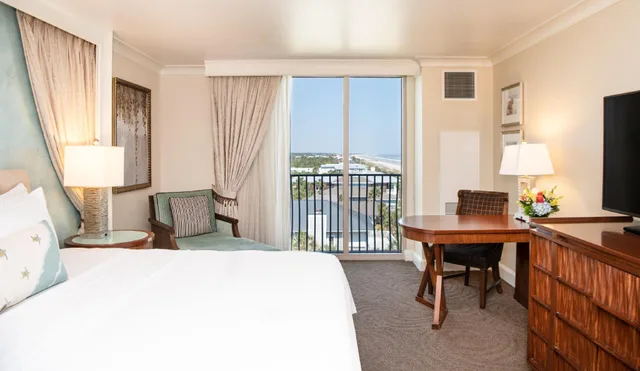 Deluxe, One Ocean Resort & Spa 1/1