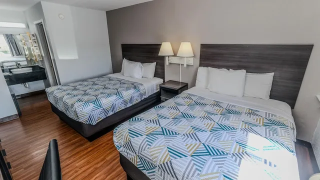 غرفة قياسية بسريرين كوين، Motel6 Wichita, Kansas 1/5