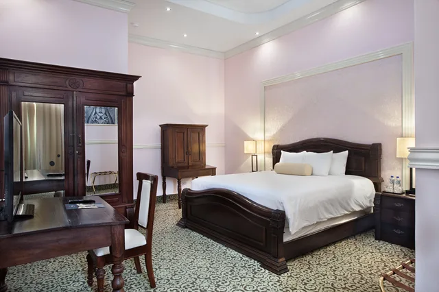 Historical, Rosa, Queen Bed، Hotel La Perla 1/4
