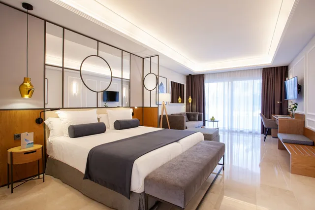 جناح جونيور بإطلالة على المسبح مفردة بسريرين منفصلين، Grupotel Playa De Palma Suites And Spa 1/3
