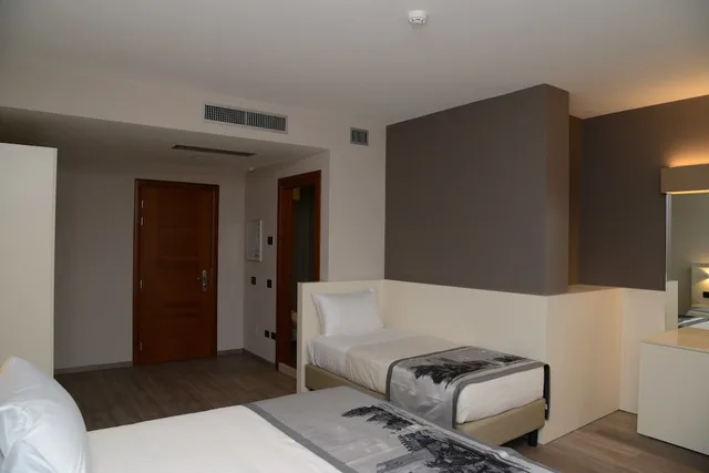 غرفة سوبيريور بسريرين منفصلين، Albergo Roma, Bw Signature Collection 1/4