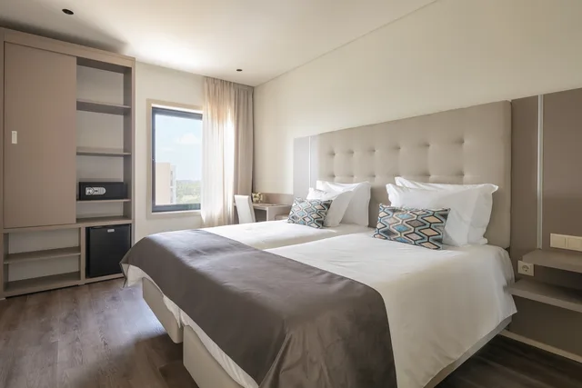 غرفة قياسية مفردة بسرير مزدوج، Oporto Airport Business Hotel 2/4