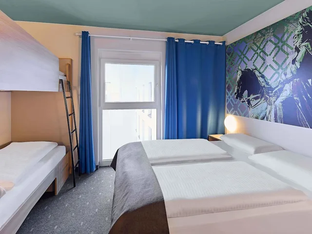 غرفة عائلية بسرير بطابقين وسرير كوين، B&B Hotel Dortmund-City 6/9