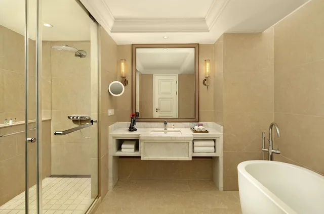 Collection, Business، Radisson Collection Hotel Xin Guo Shanghai 5/9
