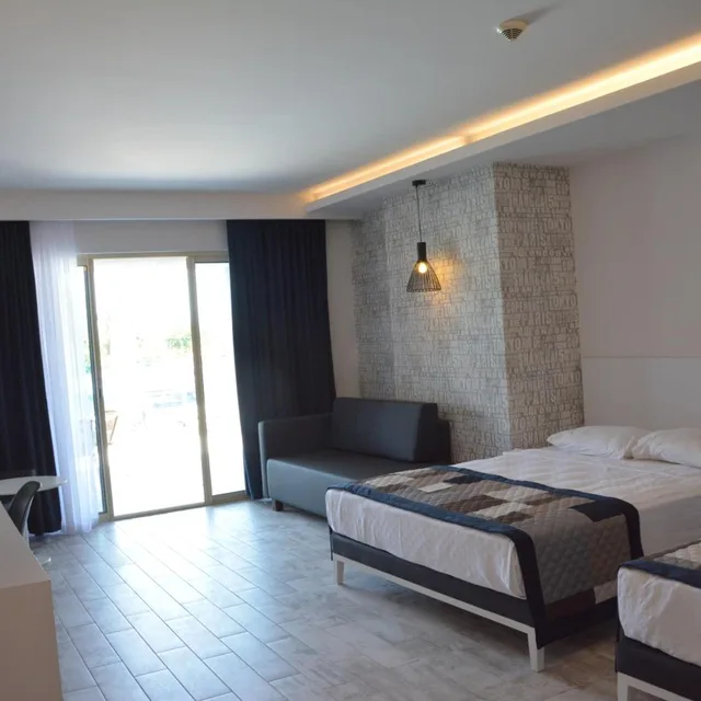 جناح جونيور بشرفة، White City Beach - Adults Only +16 4/6