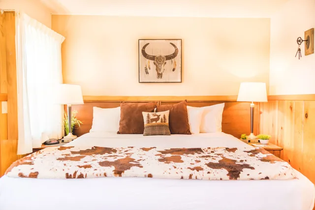 جناح بسرير كينج مع أريكة بمطبخ، Alpine Trail Ridge Inn 2/3