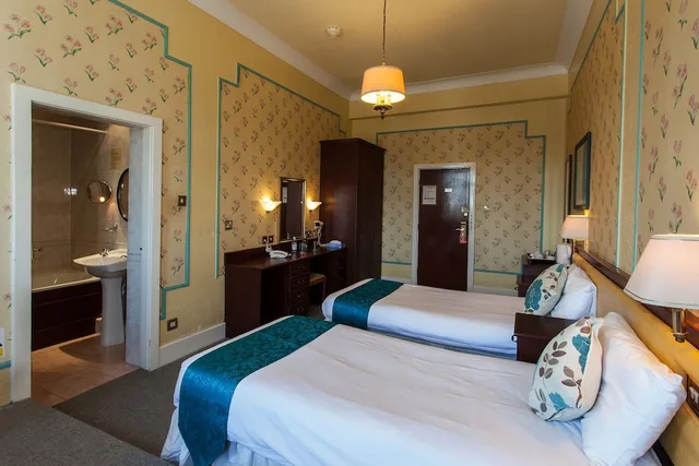 غرفة قياسية بسريرين منفصلين، Scarisbrick Hotel Southport 2/3