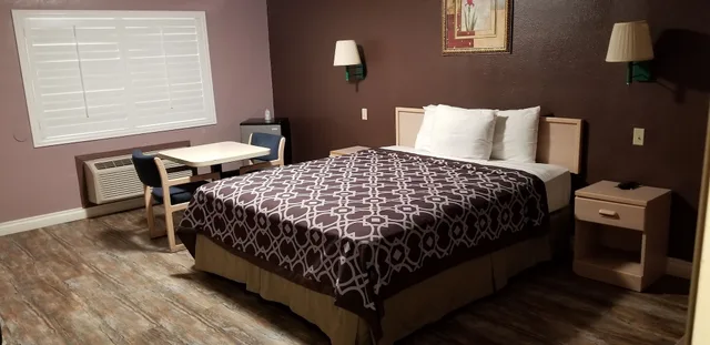 غرفة قياسية بسرير كينج، Hollywood Stars Inn 4/7