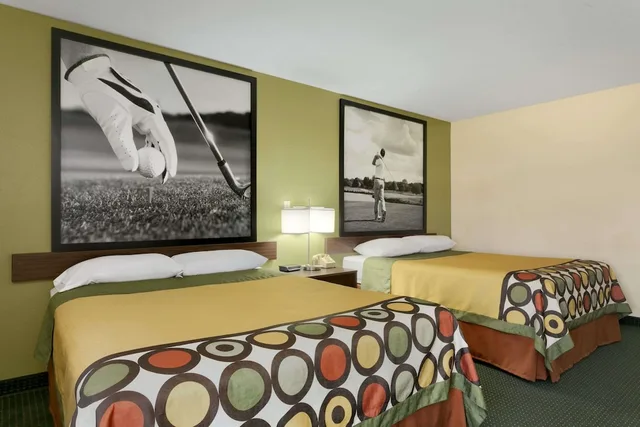 غرفة قياسية بسريرين كوين، Super 8 by Wyndham Columbia City 1/2