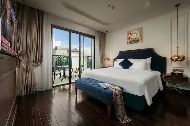 Atole, Suite, King Bed, Terrace، Anatole Hotel Hanoi 5/8