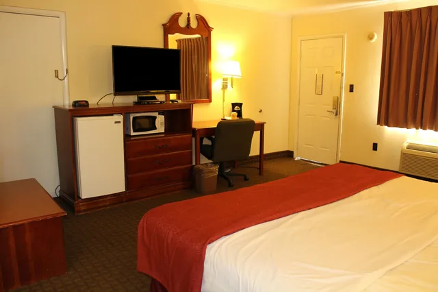 جناح استوديو تنفيذي بسرير كينج، Americas Best Value Inn And Suites Killen Florence 1/1