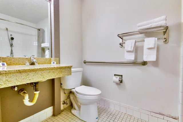 جناح بسريرين كوين، Studio6 Dallas, TX - North - Richardson 5/8