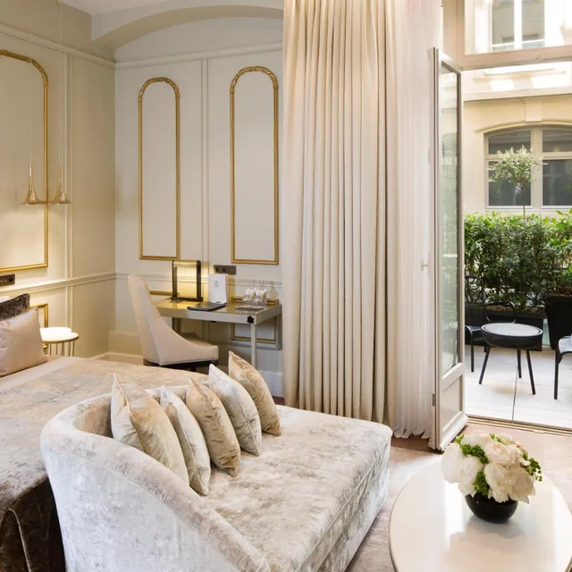 غرفة تنفيذية بسرير مزدوج بشرفة، Hotel Le Narcisse Blanc Spa 2/3