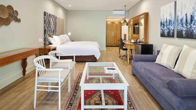 Deluxe Suite, ANEW Resort Hunters Rest Rustenburg 5/12