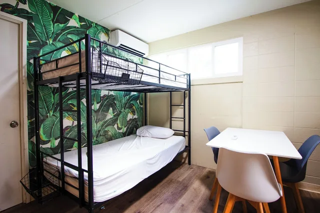 سكن مشترك مختلط ديلوكس بأربعة أسرّة بمطبخ، Waikiki Beachside Hostel 1/4