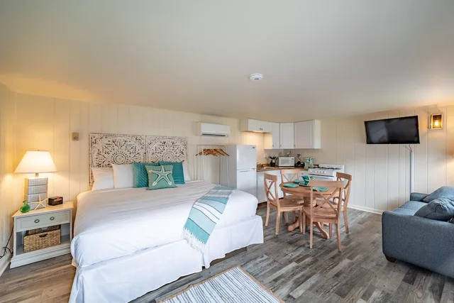 Efficiency, Deluxe, Cottage, Studio, King Bed, Sofa، Ocean Glass Inn 5/9