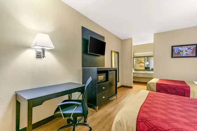 غرفة بسريرين مزدوجين لذوي الإعاقة، Econo Lodge Northport near University 3/5