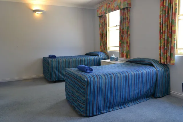 Villa, 3 Queen Beds, Garden View, DOLPHIN LODGE 3/10