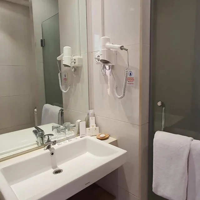 غرفة سوبيريور بسرير كينج، Montana Premier Senggigi 6/9