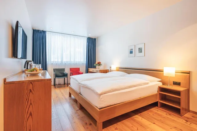 غرفة كلاسيكية بسريرين منفصلين، Laudinella Hotel 1/5