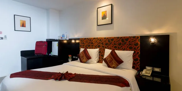 Deluxe, King Bed, Large, The Yorkshire Hotel 3/10
