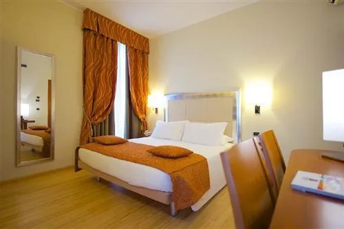 غرفة بسرير كوين، Best Western Crystal Palace Hotel 1/1