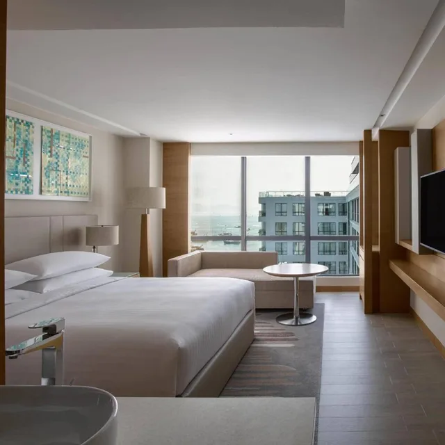 Deluxe, King Bed, Sea View, Marriott Kota Kinabalu Hotel 2/7