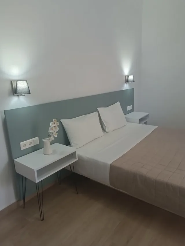 شقة عائلية بسرير كينج وسريرين منفصلين بشرفة بغرفة نوم واحدة، Aestas Apts 4/7