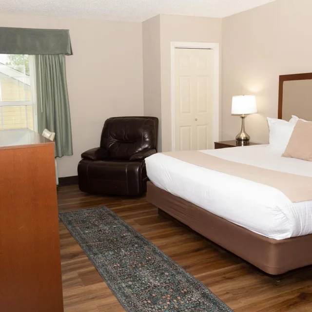 غرفة بسرير كينج، D. Hotel and Suites 2/7