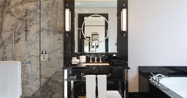 غرفة متصلة عائلية بسرير كينج، Waldorf Astoria Doha West Bay 7/9