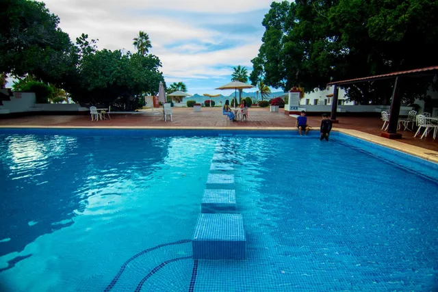 غرفة بسريرين منفصلين بإطلالة على المسبح، Hotel Playa De Cortes 2/10