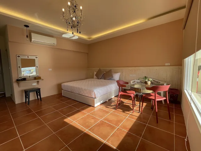 1 Bedroom, Romantic, Queen Bed, Balcony, Slowly Inn 5/10