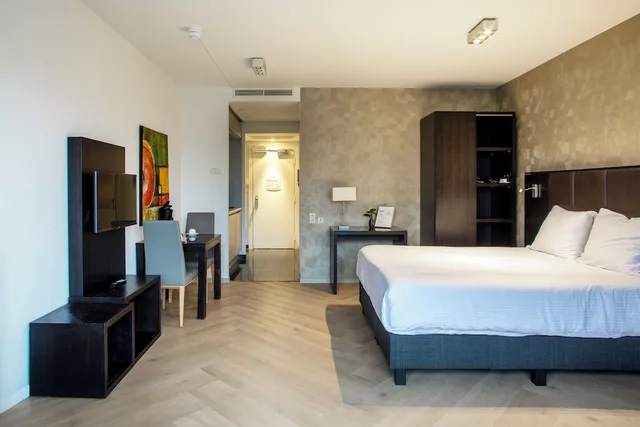 Deluxe, King Bed, Diamant Suites Brussels EU 4/9