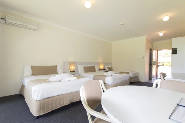 غرفة عائلية بسرير كوين وسرير فردي، ISLAND PALMS MOTOR INN 4/6