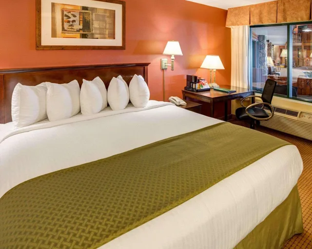 غرفة بسرير كينج، Quality Inn Ashland Lake Superior 2/5