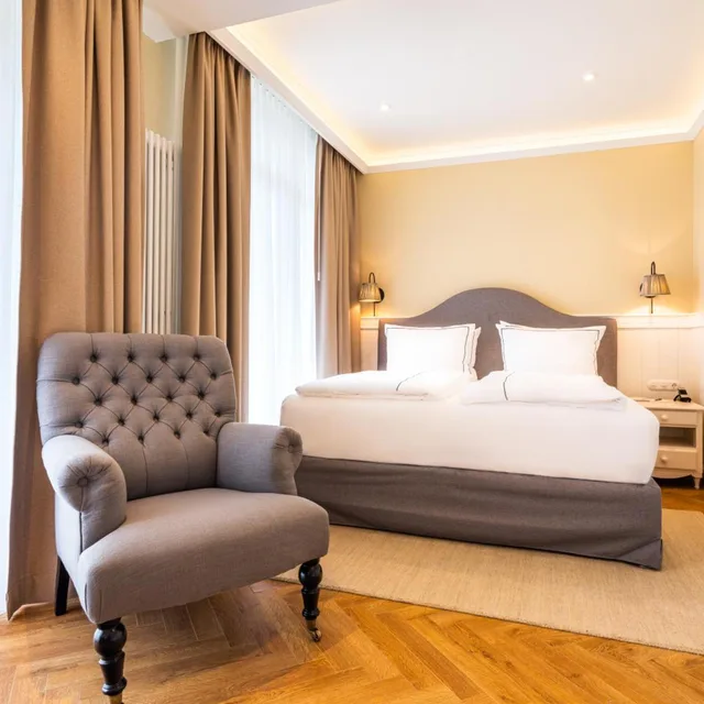 جناح، Strandhotel Ahlbeck 4/10