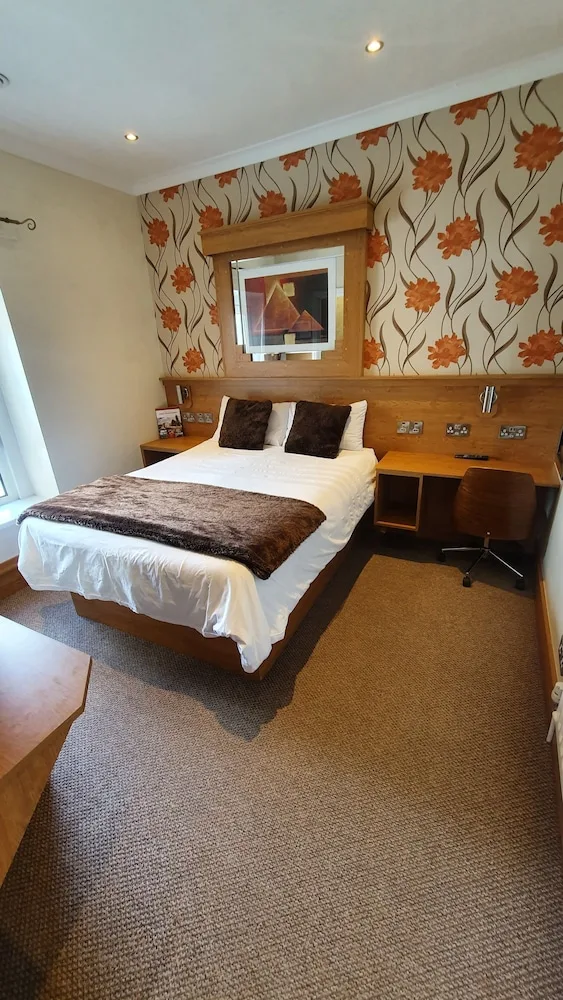 Standard, King Bed, Rose Park Annex 1/10