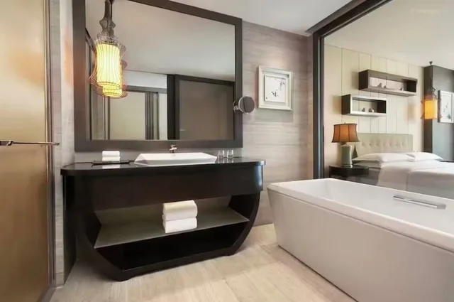 جناح بريميير بسرير كينج، SHERATON SHANGHAI WAIGAOQIAO HOTEL 5/6