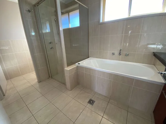 غرفة ديلوكس بسرير كينج، Best Western Plus All Settlers Motor Inn 3/3