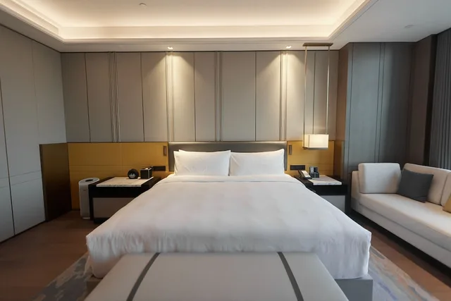 جناح بريميوم بسرير كينج مع دخول الصالة، Intercontinental Ningbo 2/10