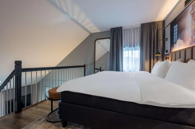 جناح جونيور، Radisson Blu Royal Garden 2/4