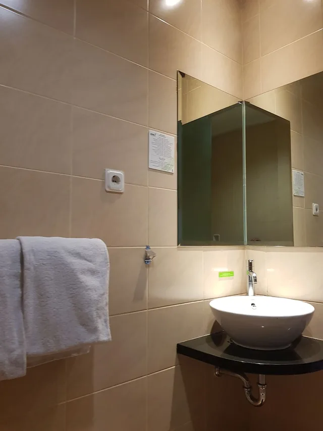 غرفة قياسية بسرير كينج، PrimeBiz Hotel Karawang 3/3